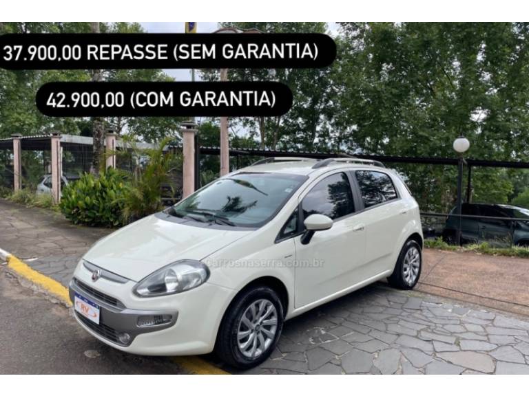 FIAT - PUNTO - 2015/2015 - Branca - R$ 42.900,00